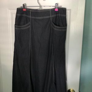 NWOT NYCC Ladies Black Denim Skirt Size 12